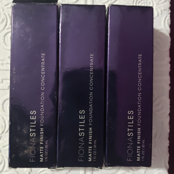 Fiona stiles matte finish Foundation concentrate - Picture 2 of 3